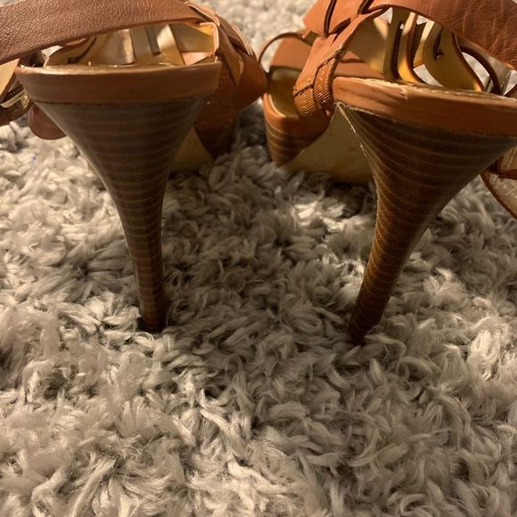 👠 MARC FISHER || Caramel Gold Strap Buckle 5 inch heel 👠 - Picture 4 of 8
